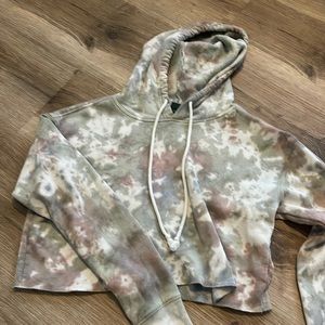 Tie dye crop hoodie